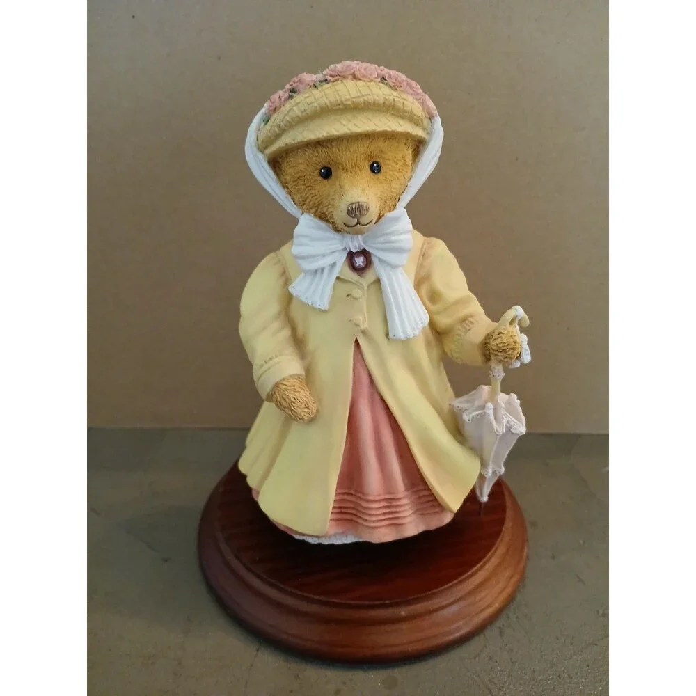Upstairs Downstairs Bears Female Holding Umbrella Figurine Shelf Decoration